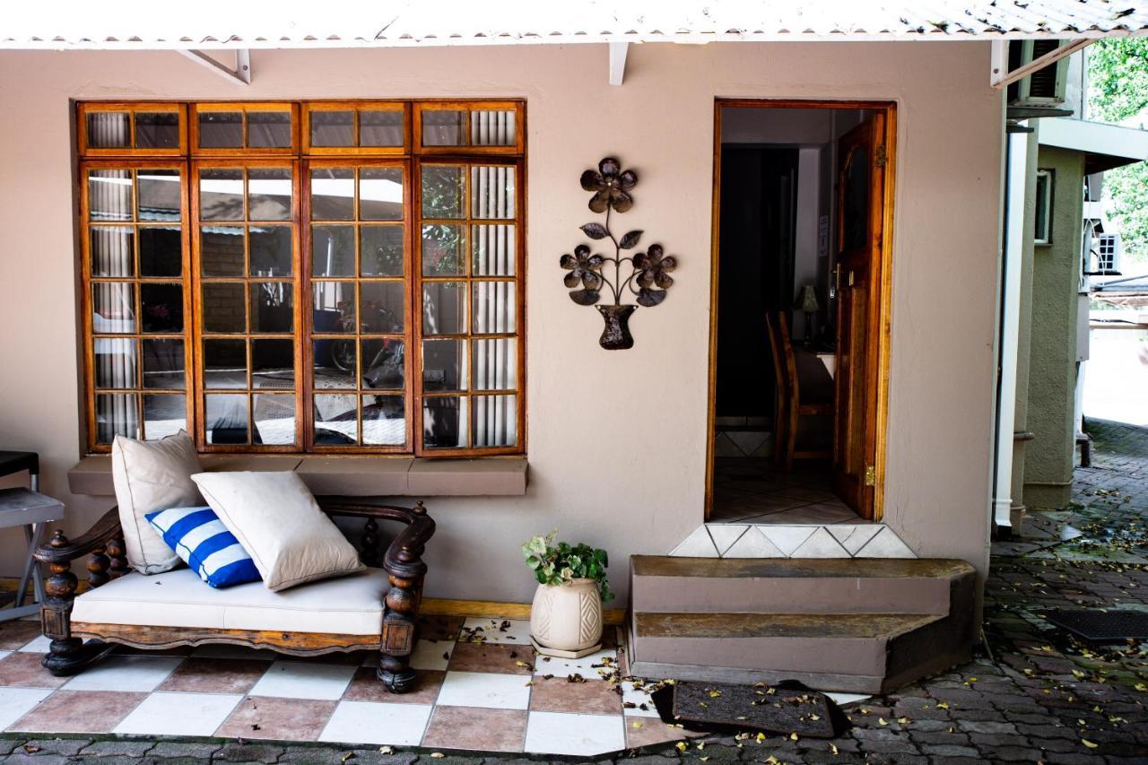 Woodpecker Guesthouse Ficksburg Exterior photo