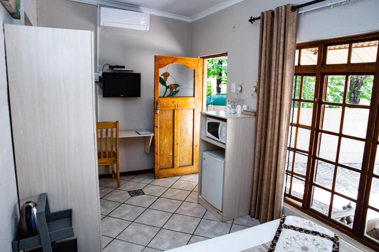 Woodpecker Guesthouse Ficksburg Exterior photo